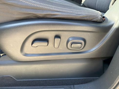 Used 2021 Nissan Titan SV w/ SV Convenience Package AWD/4WD image 16