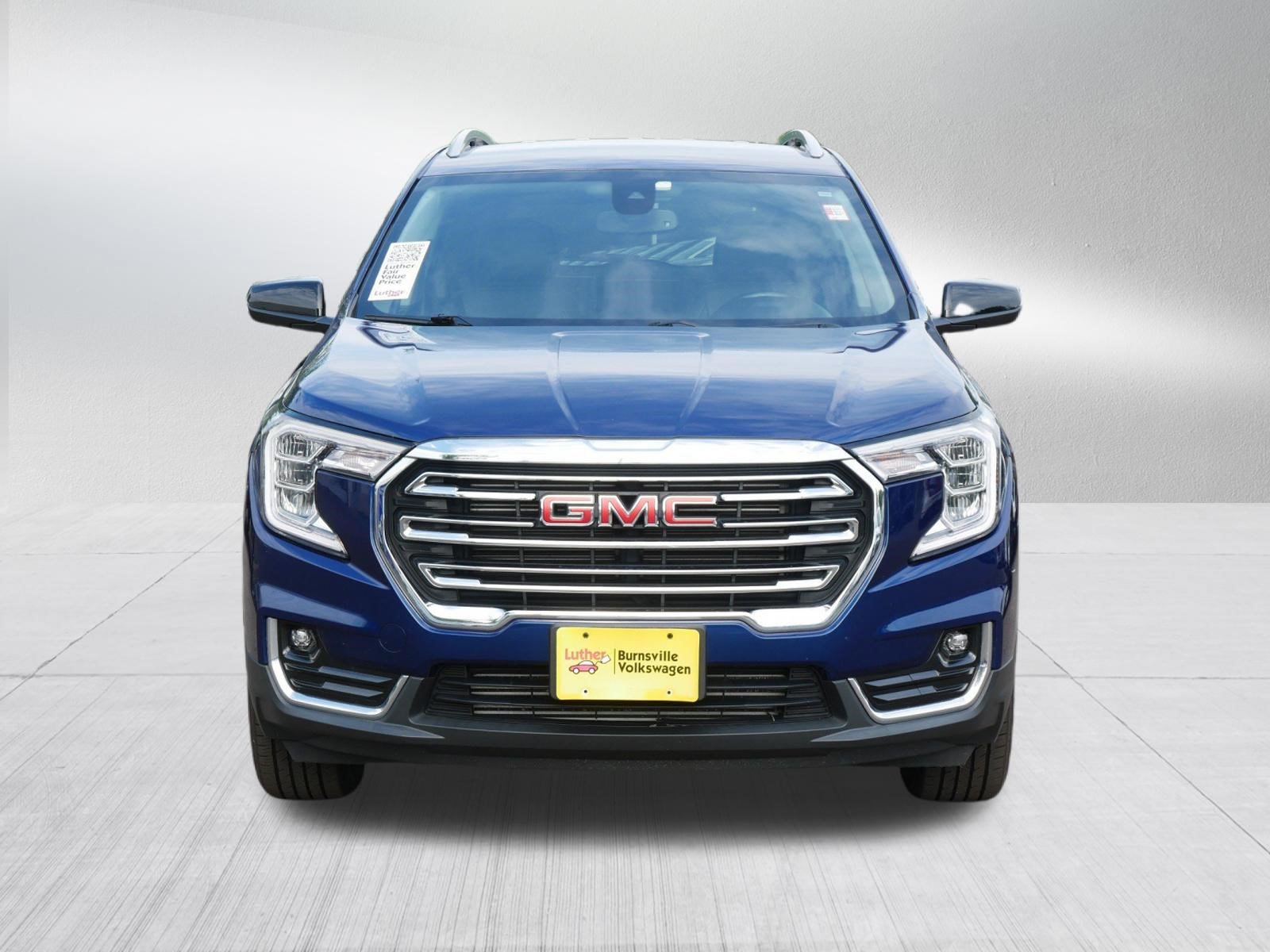 Used 2023 GMC Terrain SLT AWD/4WD image 2