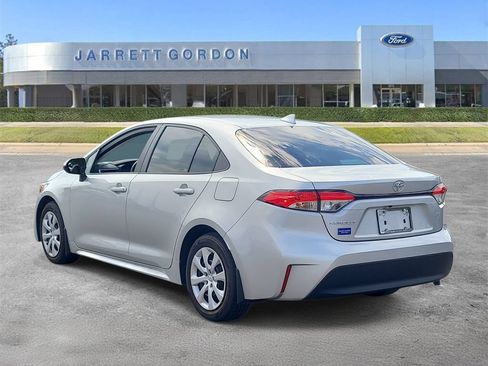 Used 2025 Toyota Corolla LE FWD image 3