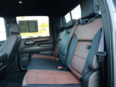 Used 2024 Chevrolet Silverado 2500 High Country AWD/4WD image 36