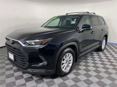 Used 2024 Toyota Grand Highlander XLE image 4