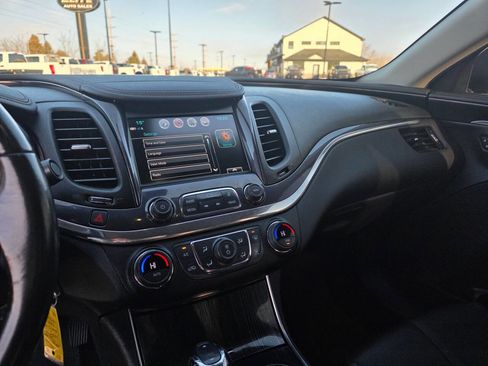 Used 2017 Chevrolet Impala LT image 20