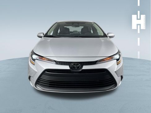 Used 2025 Toyota Corolla LE FWD image 3
