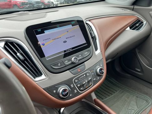 Used 2016 Chevrolet Malibu Premier w/ Driver Confidence Package II FWD image 3