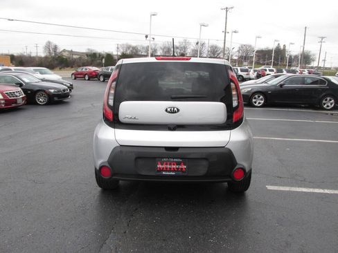Used 2015 Kia Soul FWD image 8