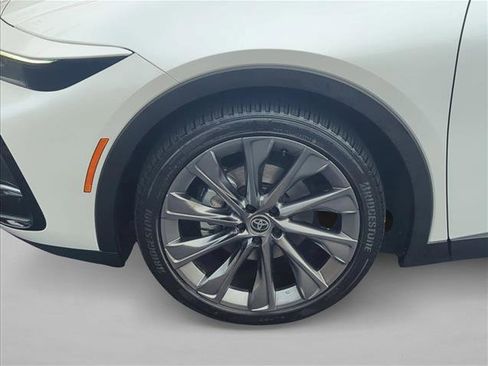 Certified 2025 Toyota Crown Limited image 28