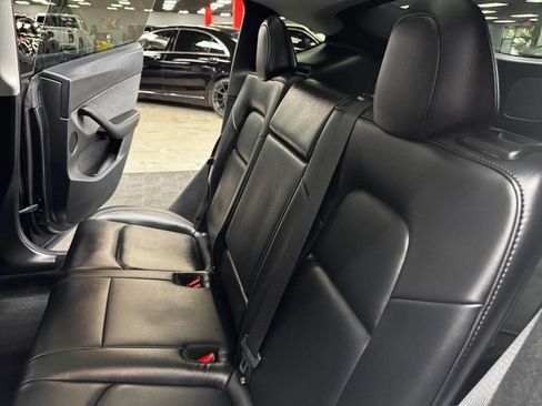 Used 2024 Tesla Model Y Long Range image 44