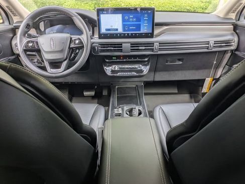 New 2025 Lincoln Corsair Grand Touring image 12