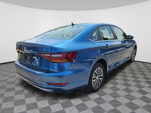 Used 2019 Volkswagen Jetta SEL w/ Cold Weather Package FWD image 4