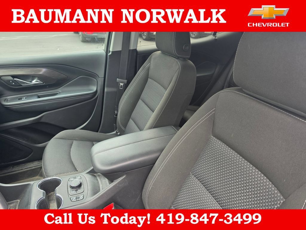 Used 2024 GMC Terrain SLE w/ Driver Convenience Package FWD image 22
