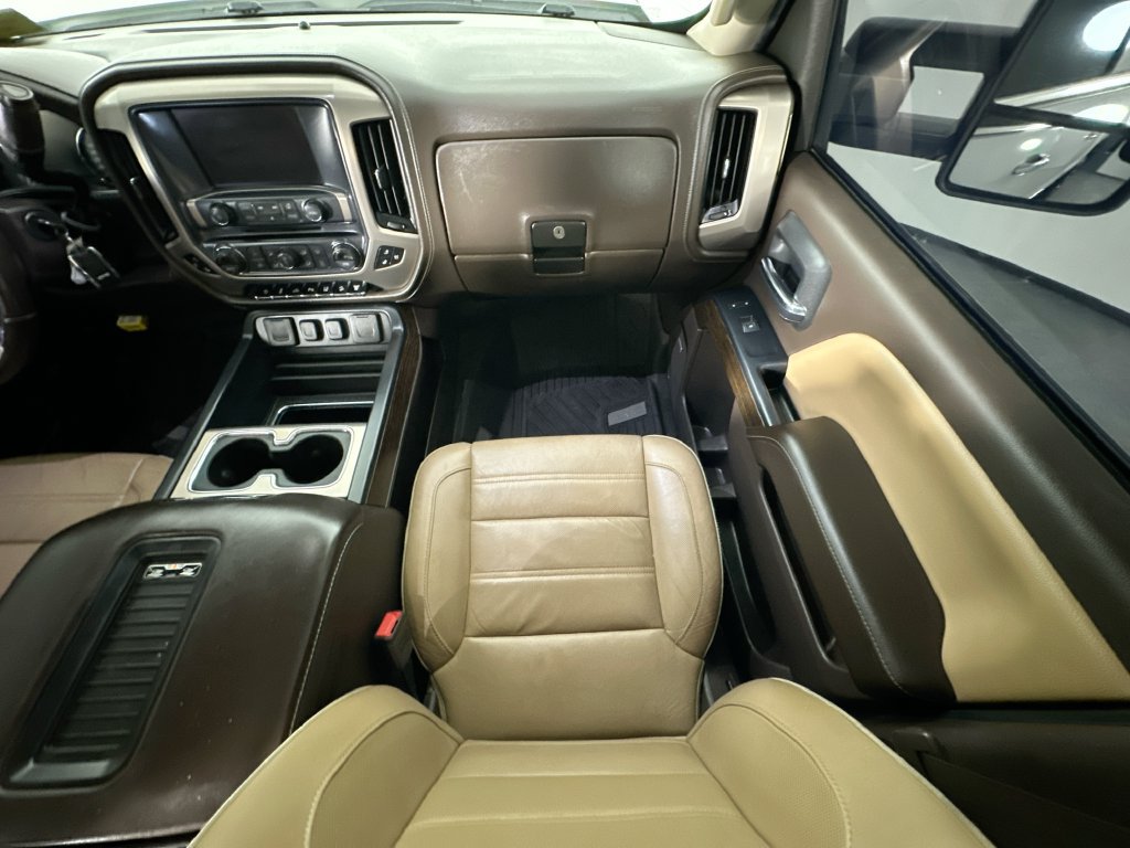 Used 2019 GMC Sierra 2500 Denali w/ Duramax Plus Package AWD/4WD image 11