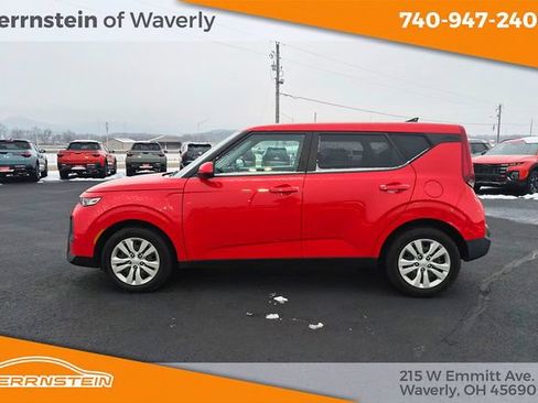 Used 2022 Kia Soul LX FWD image 4