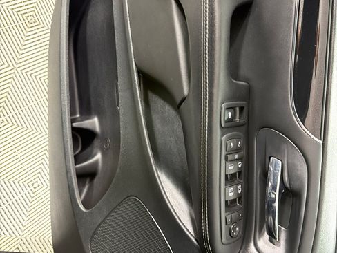 Used 2016 Dodge Grand Caravan SXT FWD image 9