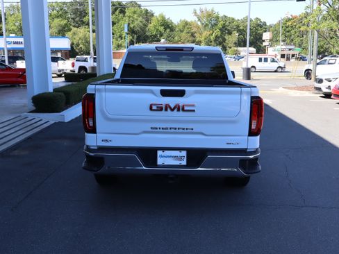 Used 2025 GMC Sierra 1500 SLT AWD/4WD image 9