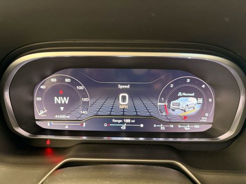 Used 2023 GMC Yukon XL SLT w/ SLT Premium Package image 32