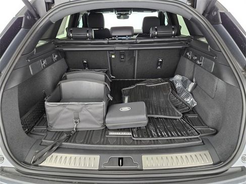 New 2026 Land Rover Range Rover Velar Dynamic SE image 14
