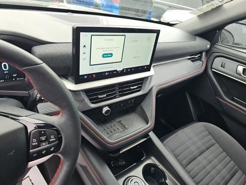 Used 2025 Ford Explorer ST-Line w/ Premium Package image 12