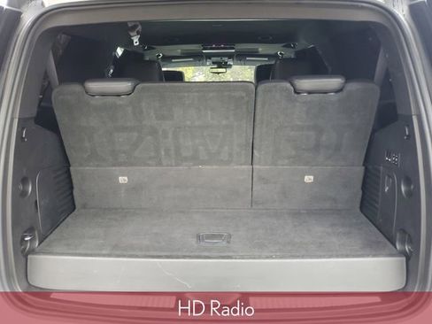 Used 2017 Cadillac Escalade Platinum image 9