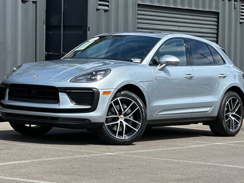 Certified 2023 Porsche Macan image 1