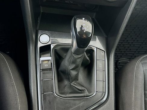 Used 2022 Volkswagen Tiguan S w/ Driver Assistance Package image 23