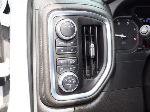 Used 2022 GMC Sierra 3500 Denali AWD/4WD image 13