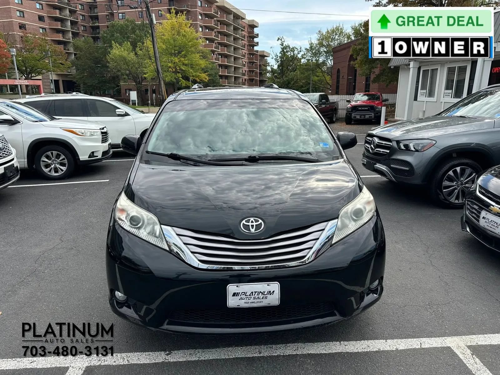 Used 2015 Toyota Sienna XLE Premium FWD image 4