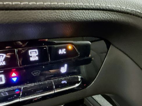 Used 2023 Buick Envision Preferred FWD image 44