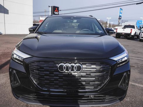 Used 2025 Audi Q4 e-tron Premium Plus image 2