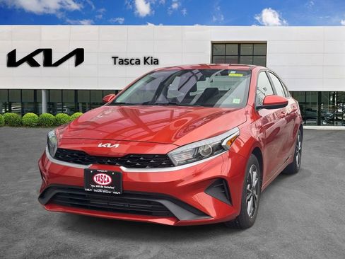 Used 2023 Kia Forte LXS image 3