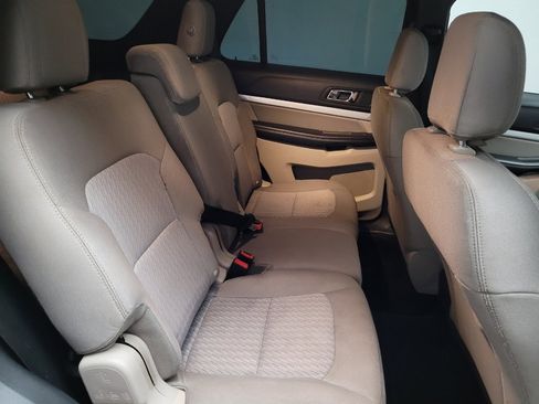 Used 2018 Ford Explorer FWD image 19