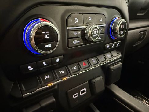 Used 2022 GMC Sierra 1500 AT4 w/ AT4 Premium Package image 32