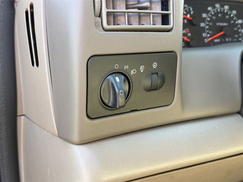 Used 2001 Ford F250 Lariat image 18