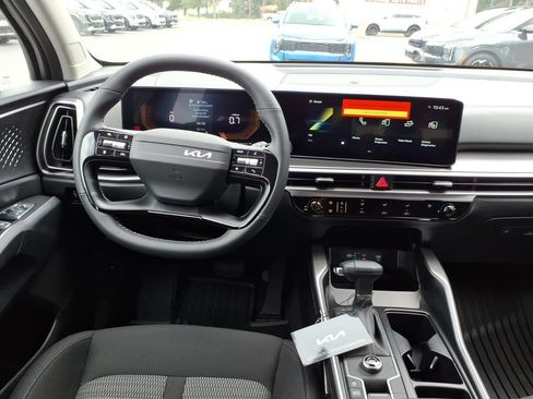 New 2026 Kia Sorento LX FWD image 11