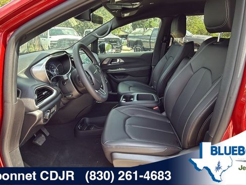 New 2026 Chrysler Voyager LX FWD image 10
