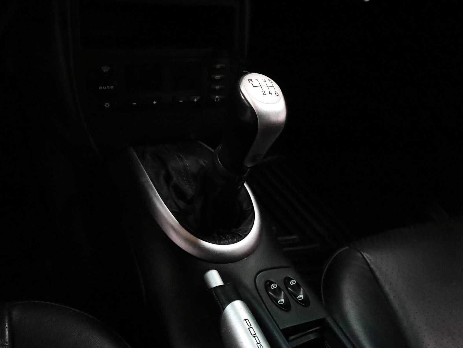 Used 2002 Porsche 911 Carrera RWD image 27