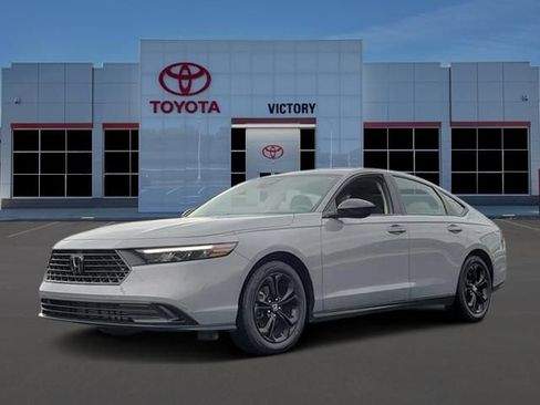 Used 2025 Honda Accord SE image 1