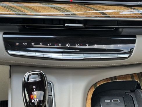 Used 2023 Cadillac Escalade Sport Platinum w/ LPO, Floor Liner Package AWD/4WD image 22