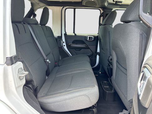 Used 2024 Jeep Wrangler Unlimited Sahara AWD/4WD image 26