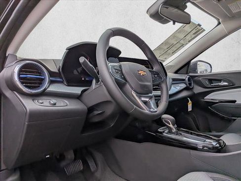 New 2026 Chevrolet Trax LT w/ Driver Confidence Package image 9