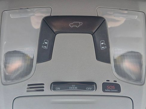 Used 2020 Toyota Sienna SE image 38