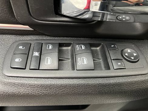 Used 2024 RAM 1500 Warlock AWD/4WD image 15