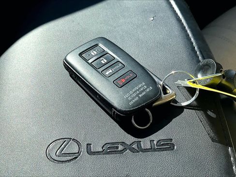 Used 2022 Lexus RX 450hL Luxury w/ Cold Area Package (CT) image 30