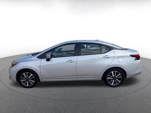 Used 2025 Nissan Versa SV FWD image 9