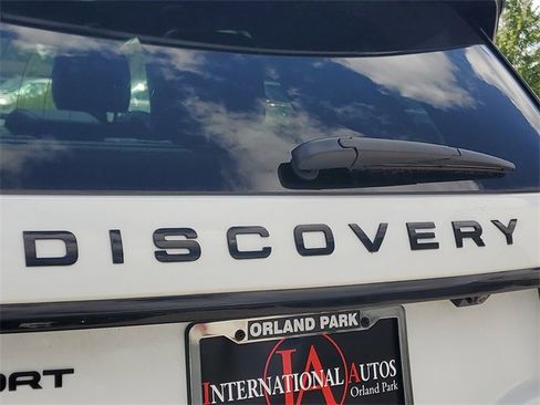 Certified 2025 Land Rover Discovery Sport Dynamic SE image 9