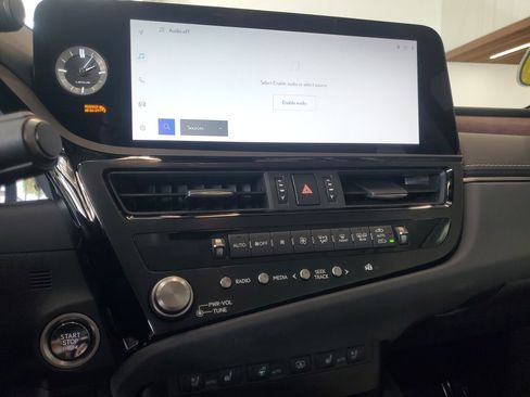 Used 2025 Lexus ES 350 w/ Premium Package image 24