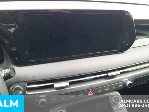 Used 2024 Hyundai Palisade Calligraphy image 9