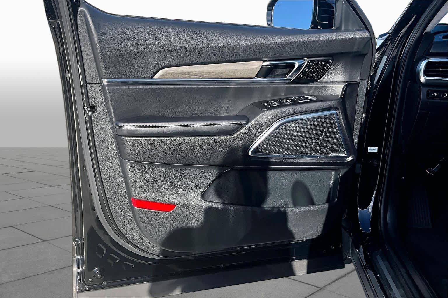 Used 2021 Kia Telluride SX w/ SX Prestige Package AWD/4WD image 24