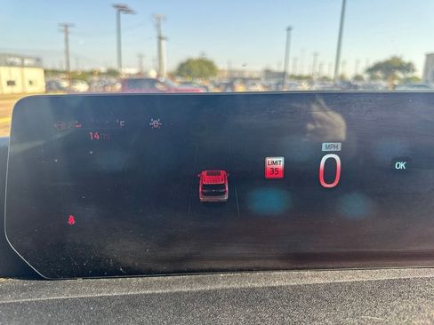 Used 2025 Ford Expedition Tremor AWD/4WD image 11