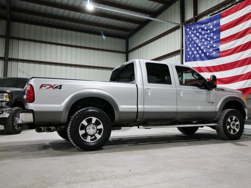 Used 2013 Ford F250 Lariat w/ FX4 Off Road Pkg AWD/4WD image 12