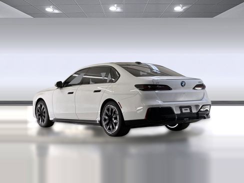 New 2026 BMW i7 eDrive50 w/ M Sport Package image 3